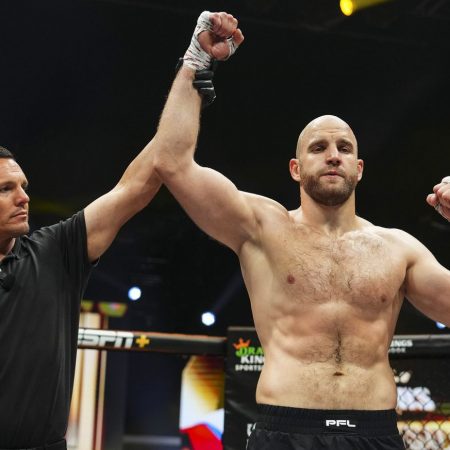 Watch Denis Goltsov put Oleg Popov to sleep with nasty triangle choke at PFL World Championships