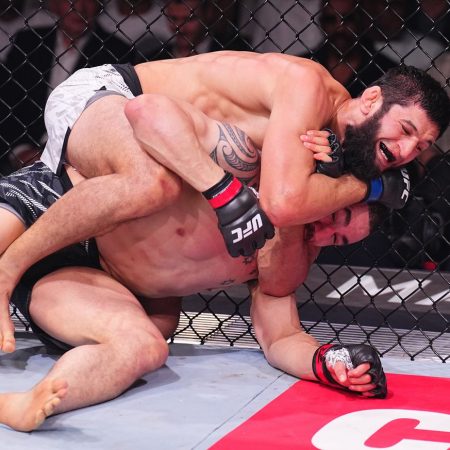 Robert Whittaker says Khamzat Chimaev deserves next middleweight title shot: ‘I don’t think sitting out should be rewarded ever’