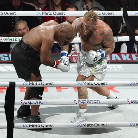 Jake Paul wins lopsided decision over Mike Tyson in lackluster Netflix main event
