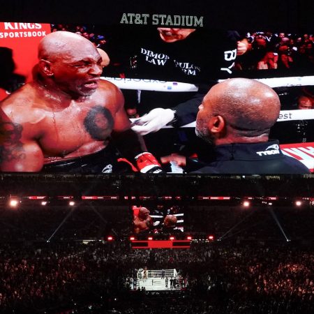 ‘Netflix should be ashamed’: Fans lambaste Netflix for Jake Paul vs. Mike Tyson streaming issues