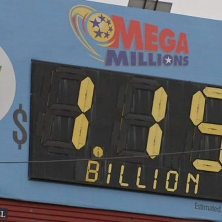 Mega Millions Jackpot Keeps Rolling Through Holidays, Top Prize Reaches $1.15B