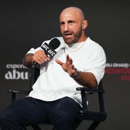Alexander Volkanovski lists his 5 greatest fighters of all time