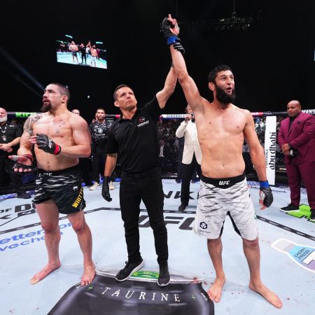 Robert Whittaker: Khamzat Chimaev ‘definitely’ should’ve gotten title shot over Sean Strickland