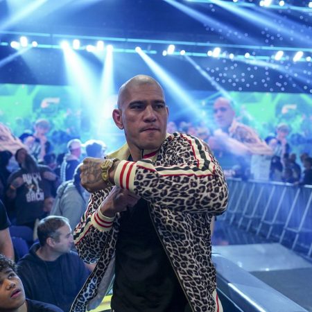 Alex Pereira buys parents a mansion in Brazil