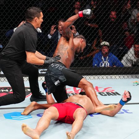 UFC Tampa video: Michael Johnson annihilates Ottman Azaitar with hellacious knockout punch