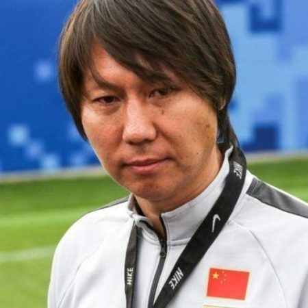 China Sentences Ex-EPL Soccer Star to 20 Years for Bribery, Match-Fixing