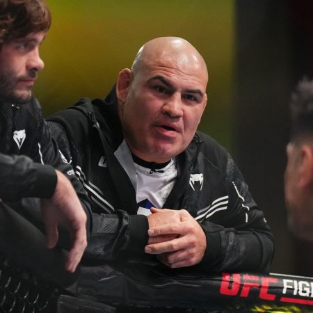 Former UFC champ Cain Velasquez signs with GFL as team manager ahead of promotional debut