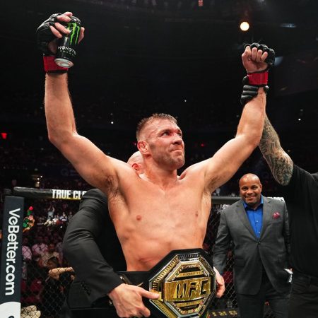 Dricus du Plessis claims Khamzat Chimaev fight agreed upon for ‘two dates’