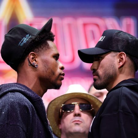 ‘They should be paying me to watch this’: Pros roast Devin Haney for boring win at Times Square show