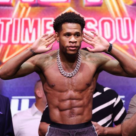 Devin Haney wins dreadful decision over Jose Ramirez at Times Square event