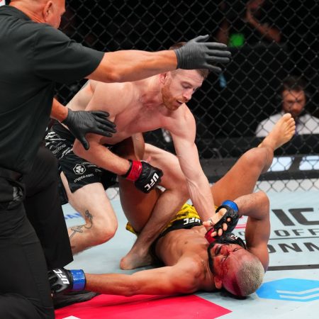 Cory Sandhagen calls for title shot after shredding Deiveson Figueredo’s knee to win UFC Des Moines main event